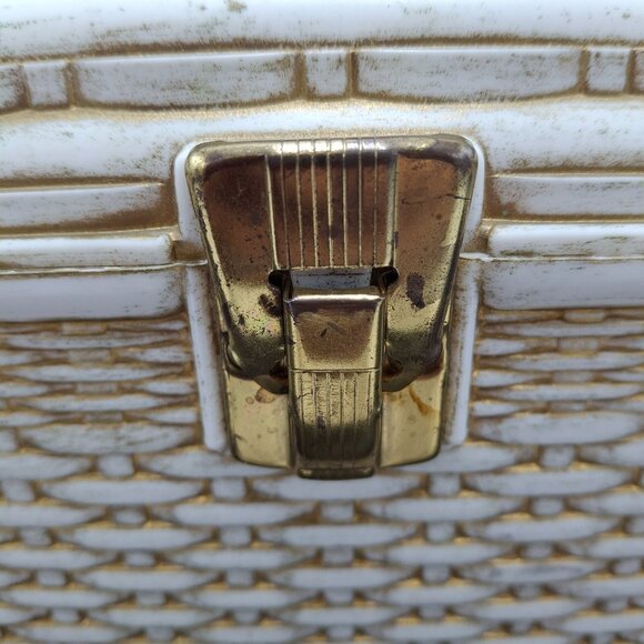 Wilson WIL-HOLD Plastic Wicker Basket Weave Sewing Box & Accessories Made in USA - Picture 8 of 16